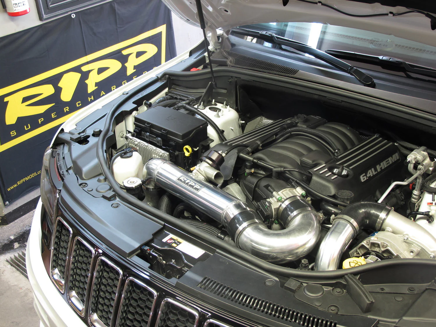 2016-2018 6.4 SRT JEEP Grand Cherokee - Supercharger Kit - Image 5