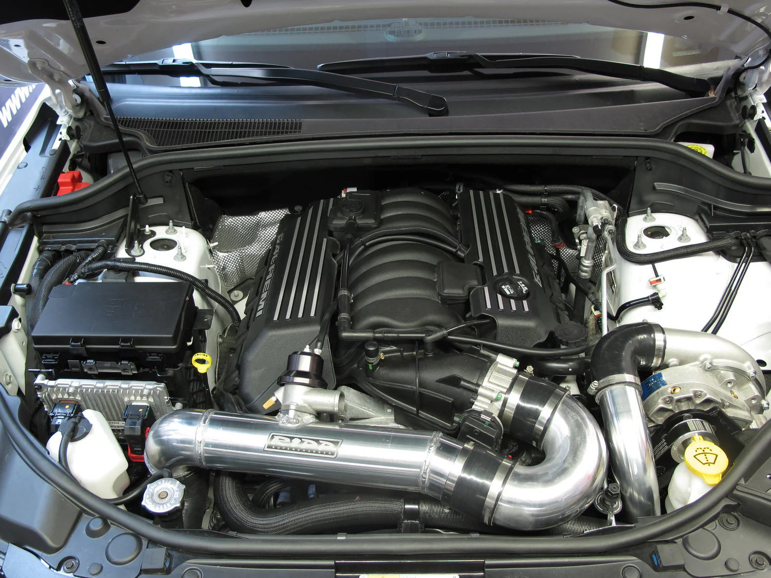2016-2018 6.4 SRT JEEP Grand Cherokee - Supercharger Kit - Image 6